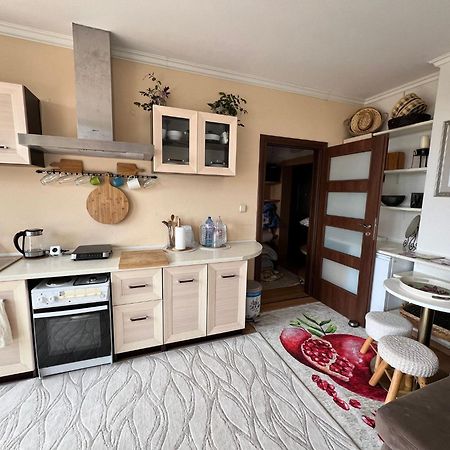 Downtown Central Apartment With Working Kitchen, City Views & Free Parking Kazanlŭk 외부 사진