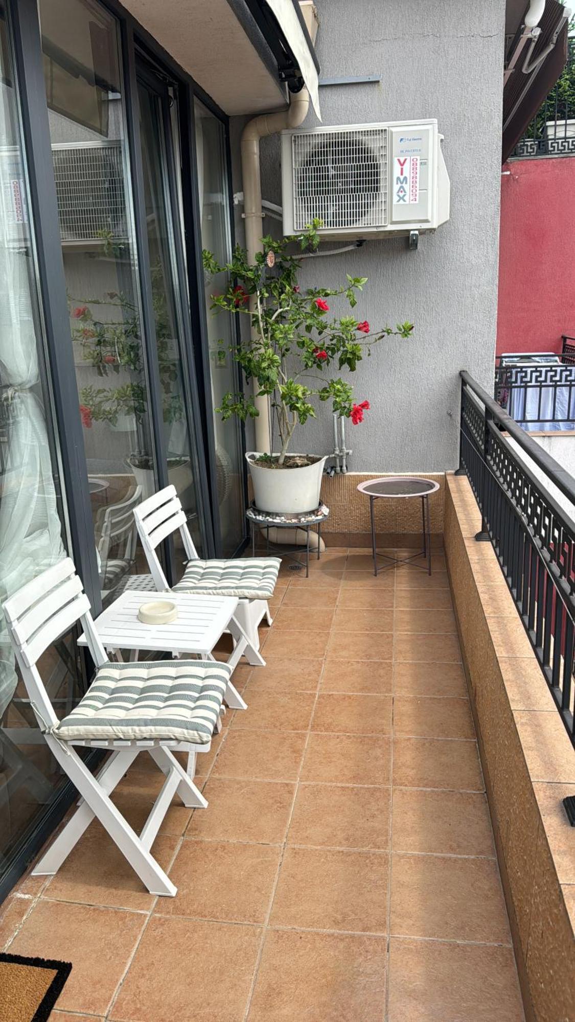 Downtown Central Apartment With Working Kitchen, City Views & Free Parking Kazanlŭk 외부 사진
