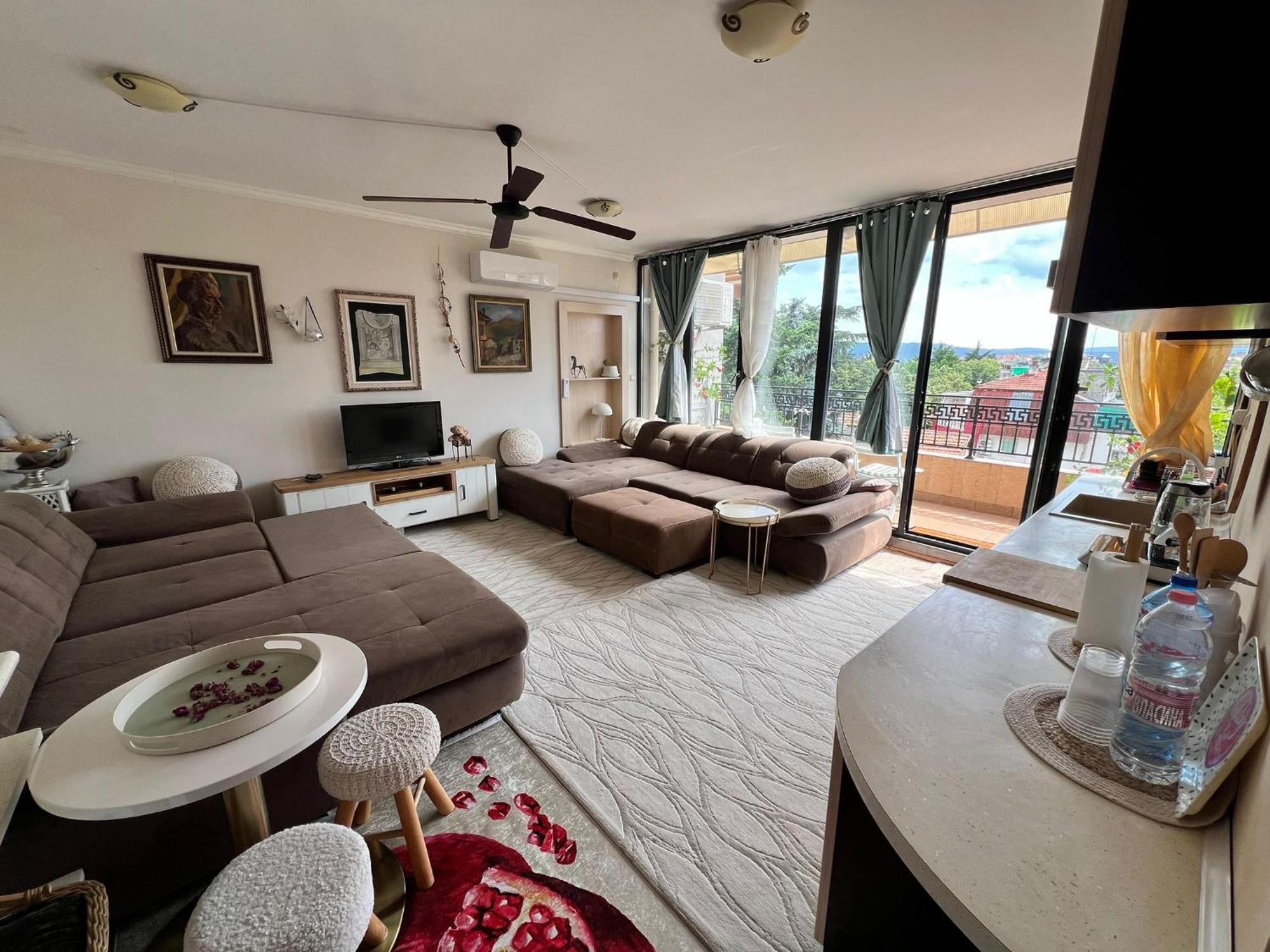 Downtown Central Apartment With Working Kitchen, City Views & Free Parking Kazanlŭk 외부 사진
