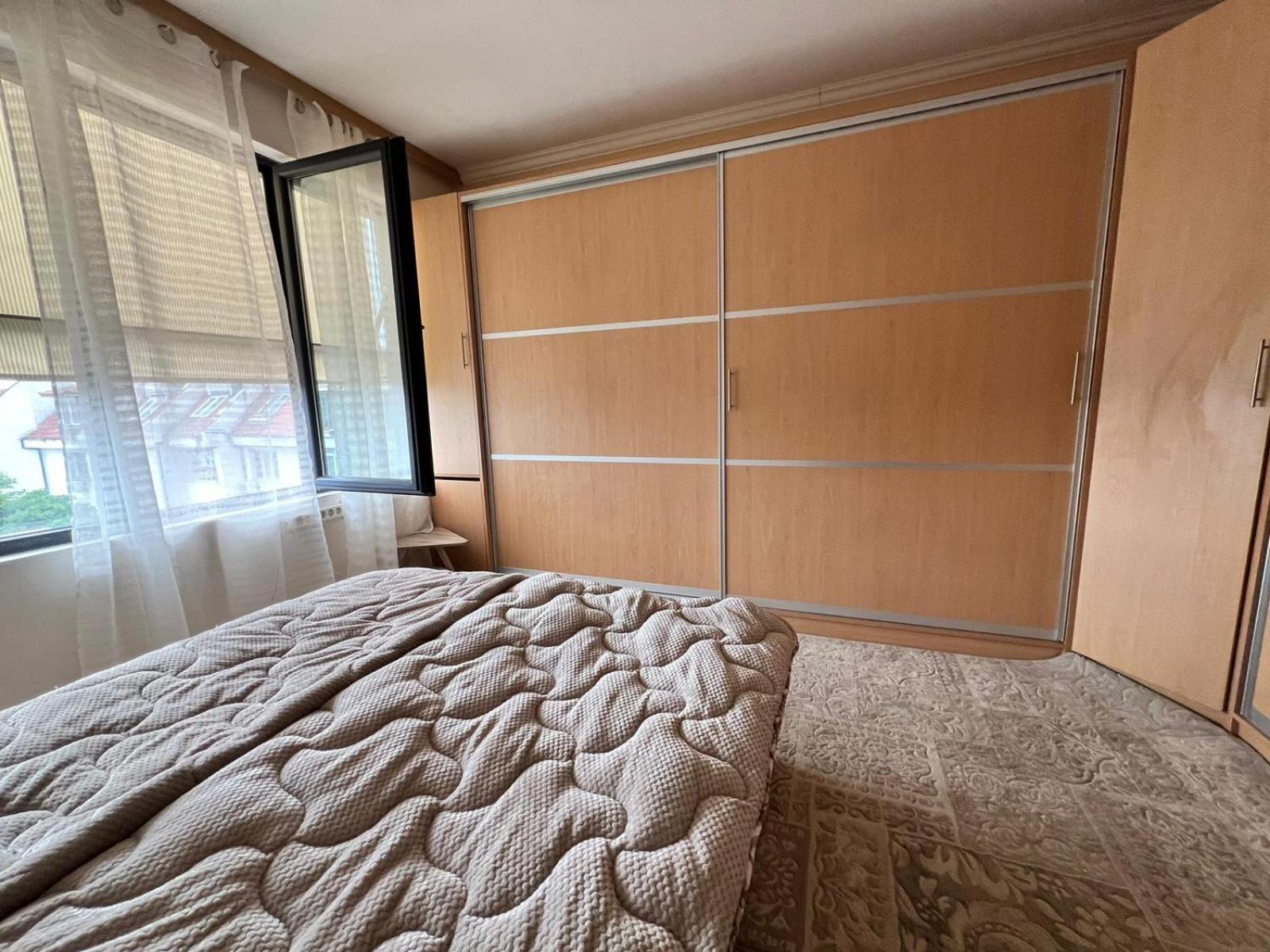 Downtown Central Apartment With Working Kitchen, City Views & Free Parking Kazanlŭk 외부 사진