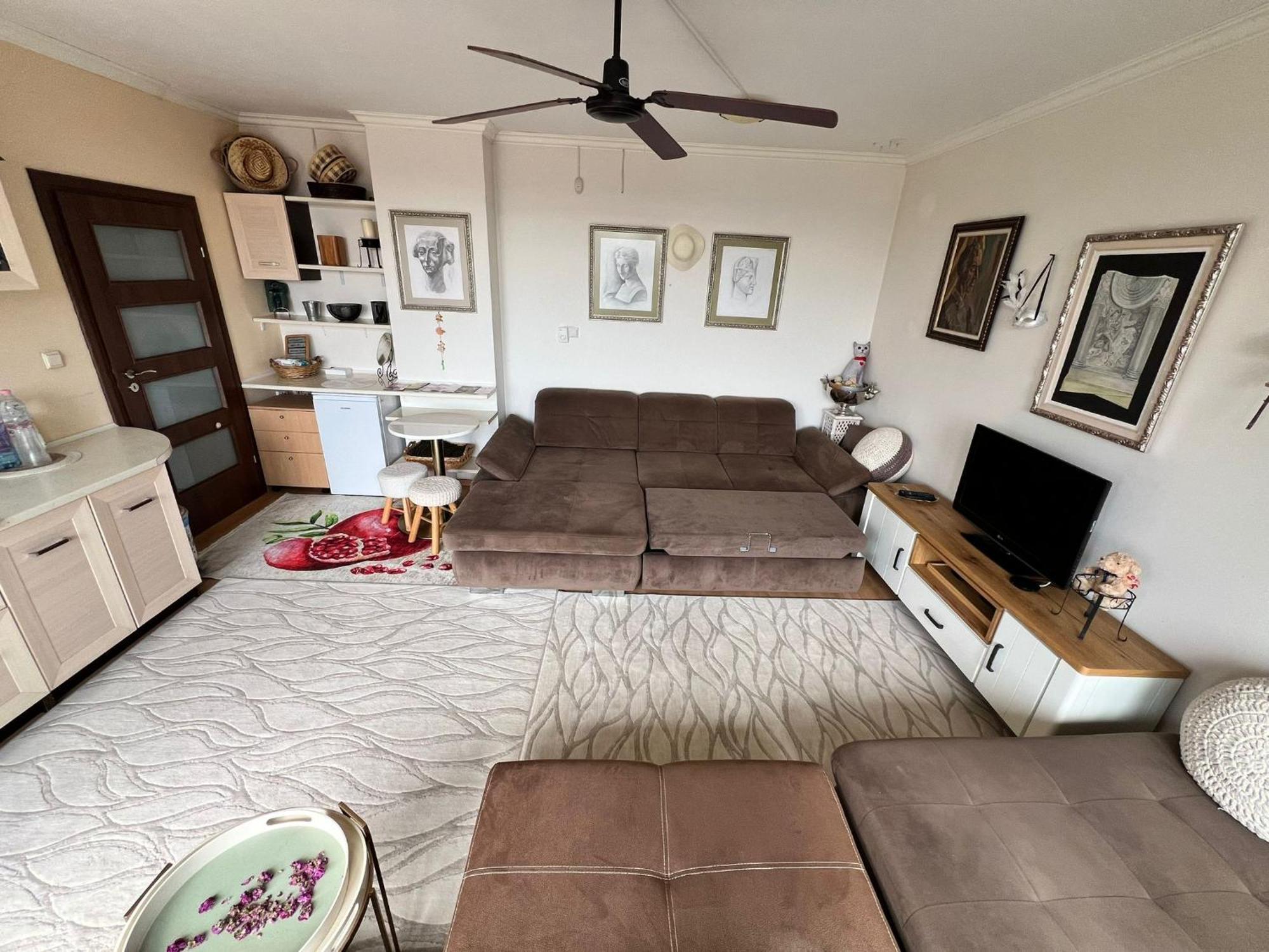 Downtown Central Apartment With Working Kitchen, City Views & Free Parking Kazanlŭk 외부 사진