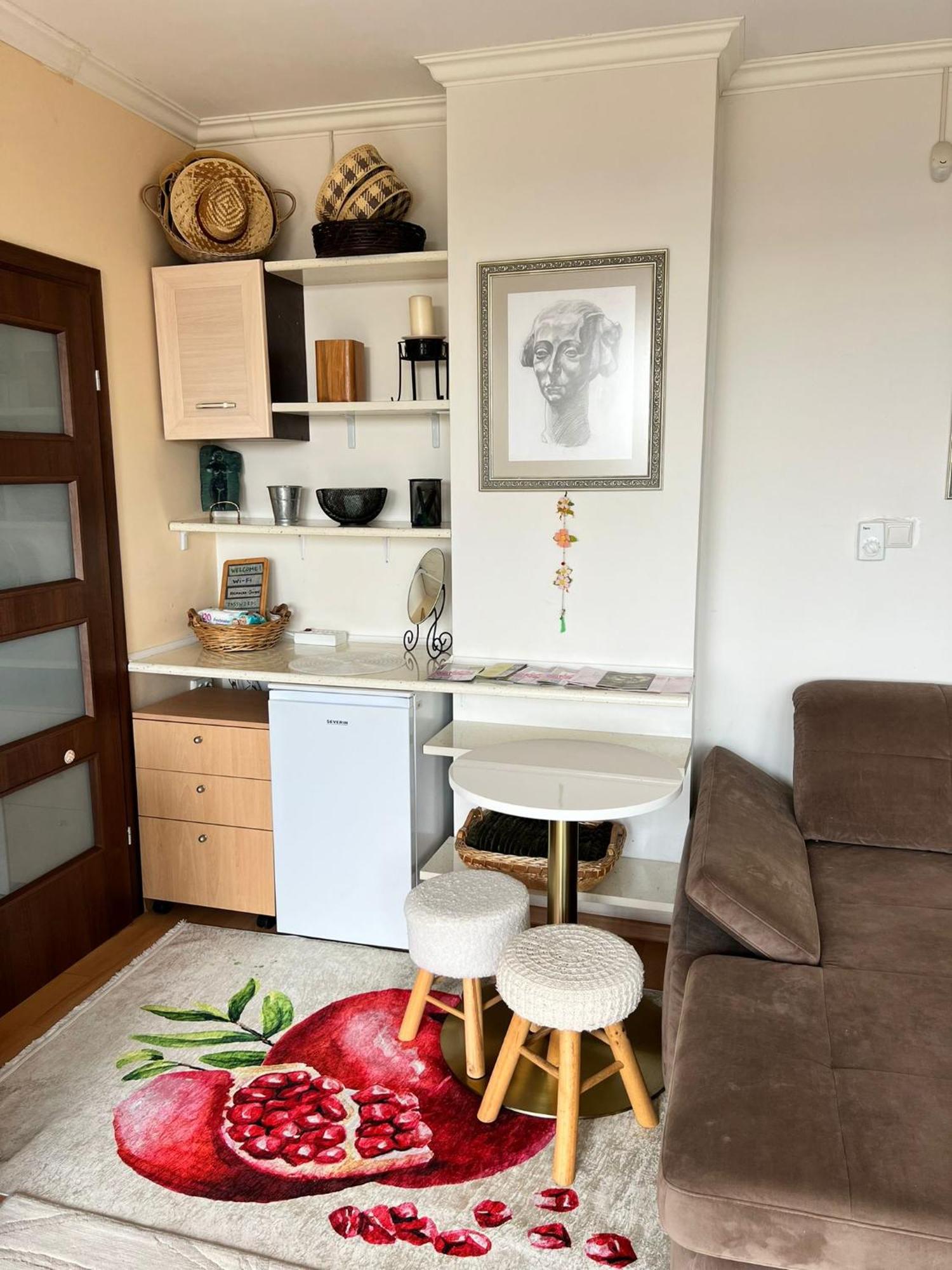 Downtown Central Apartment With Working Kitchen, City Views & Free Parking Kazanlŭk 외부 사진