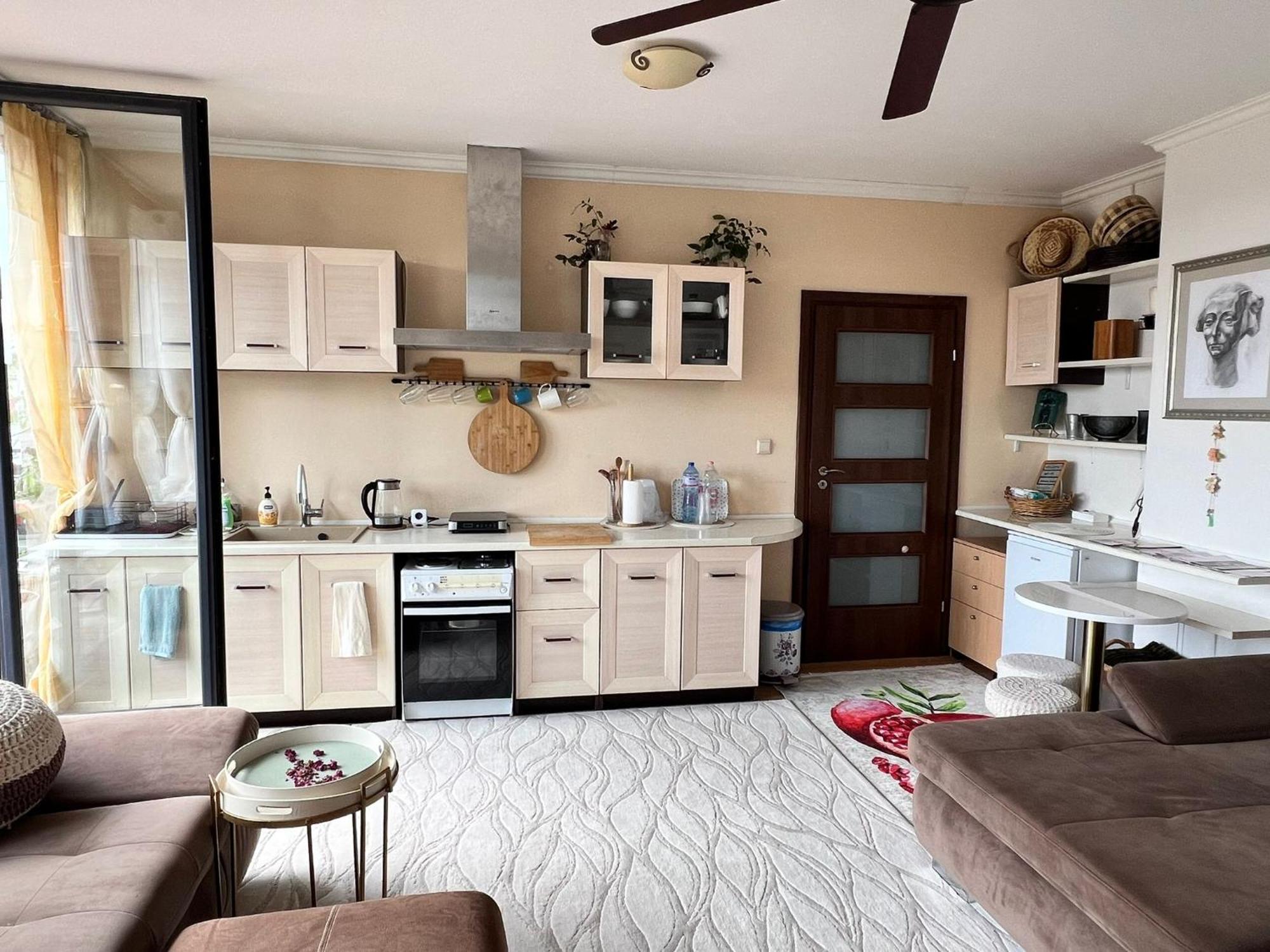 Downtown Central Apartment With Working Kitchen, City Views & Free Parking Kazanlŭk 외부 사진