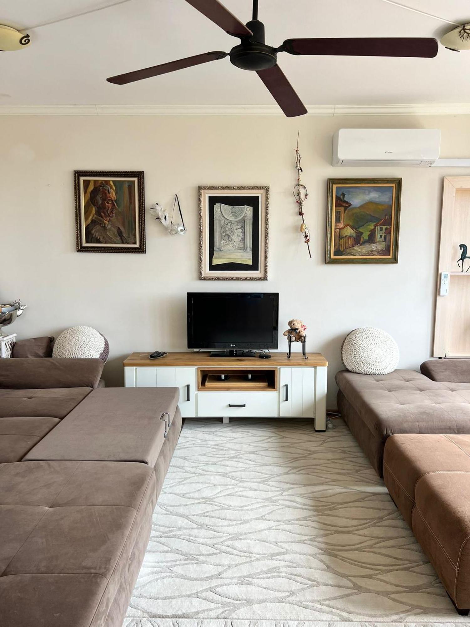 Downtown Central Apartment With Working Kitchen, City Views & Free Parking Kazanlŭk 외부 사진