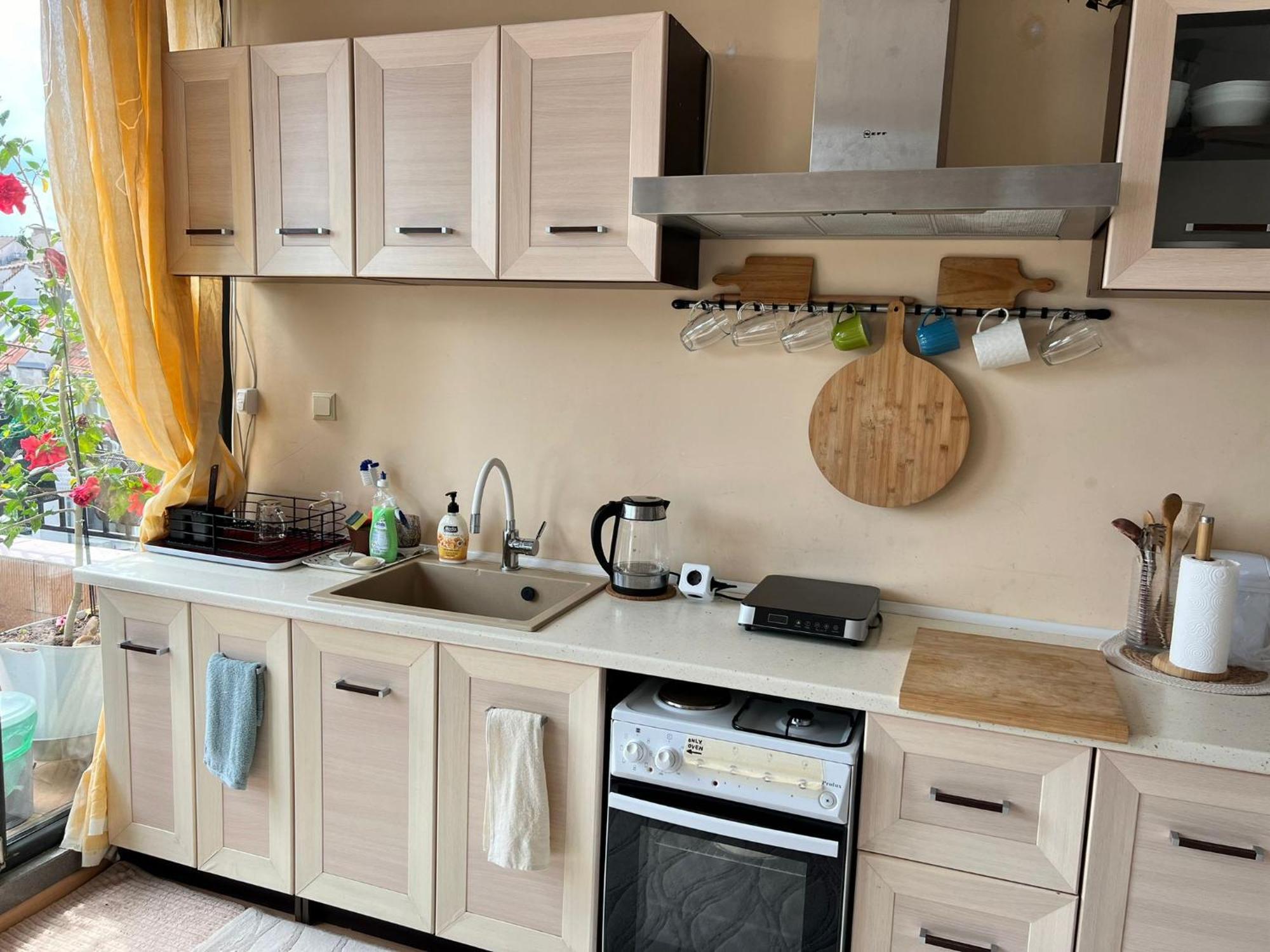 Downtown Central Apartment With Working Kitchen, City Views & Free Parking Kazanlŭk 외부 사진