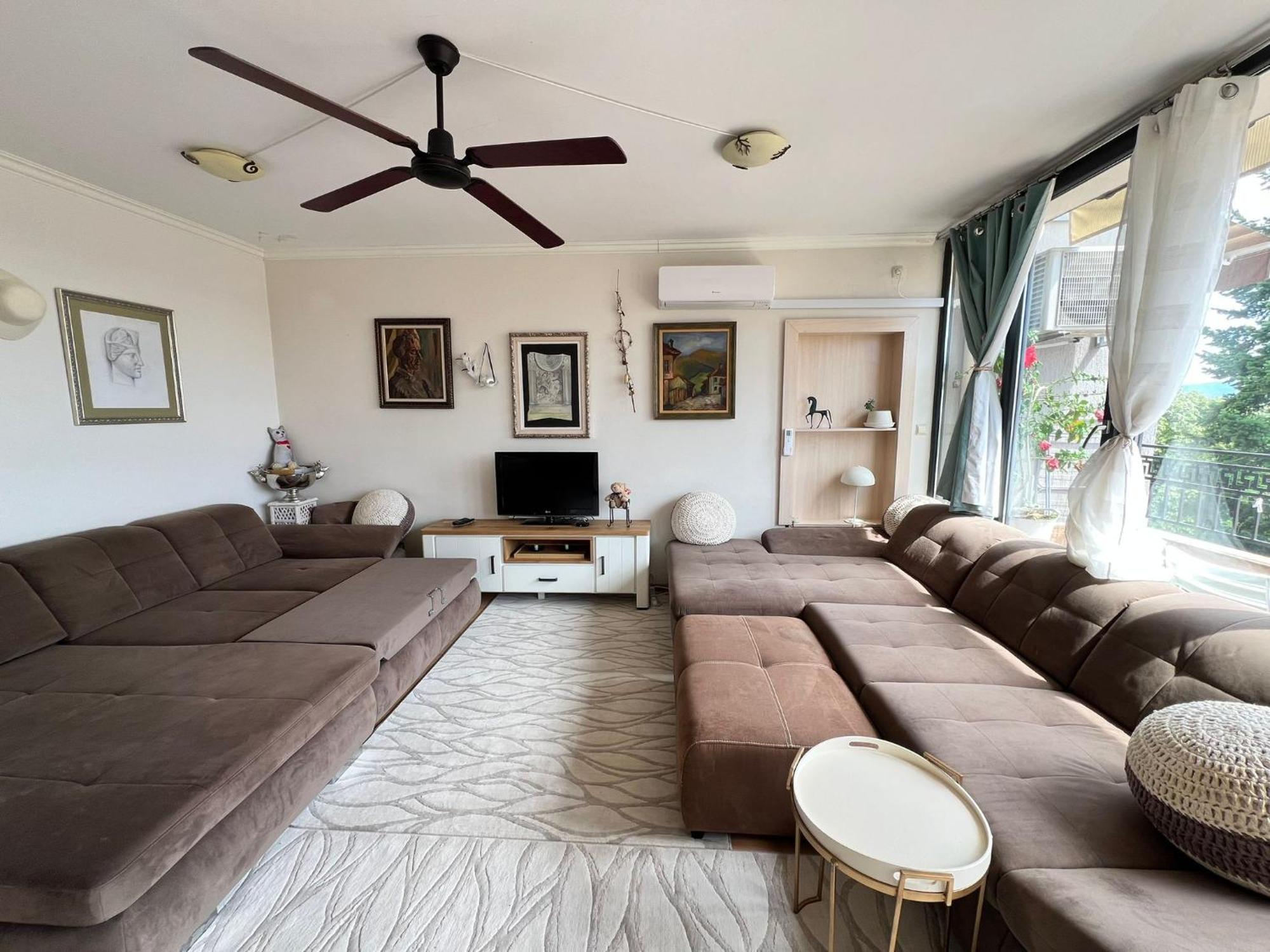 Downtown Central Apartment With Working Kitchen, City Views & Free Parking Kazanlŭk 외부 사진