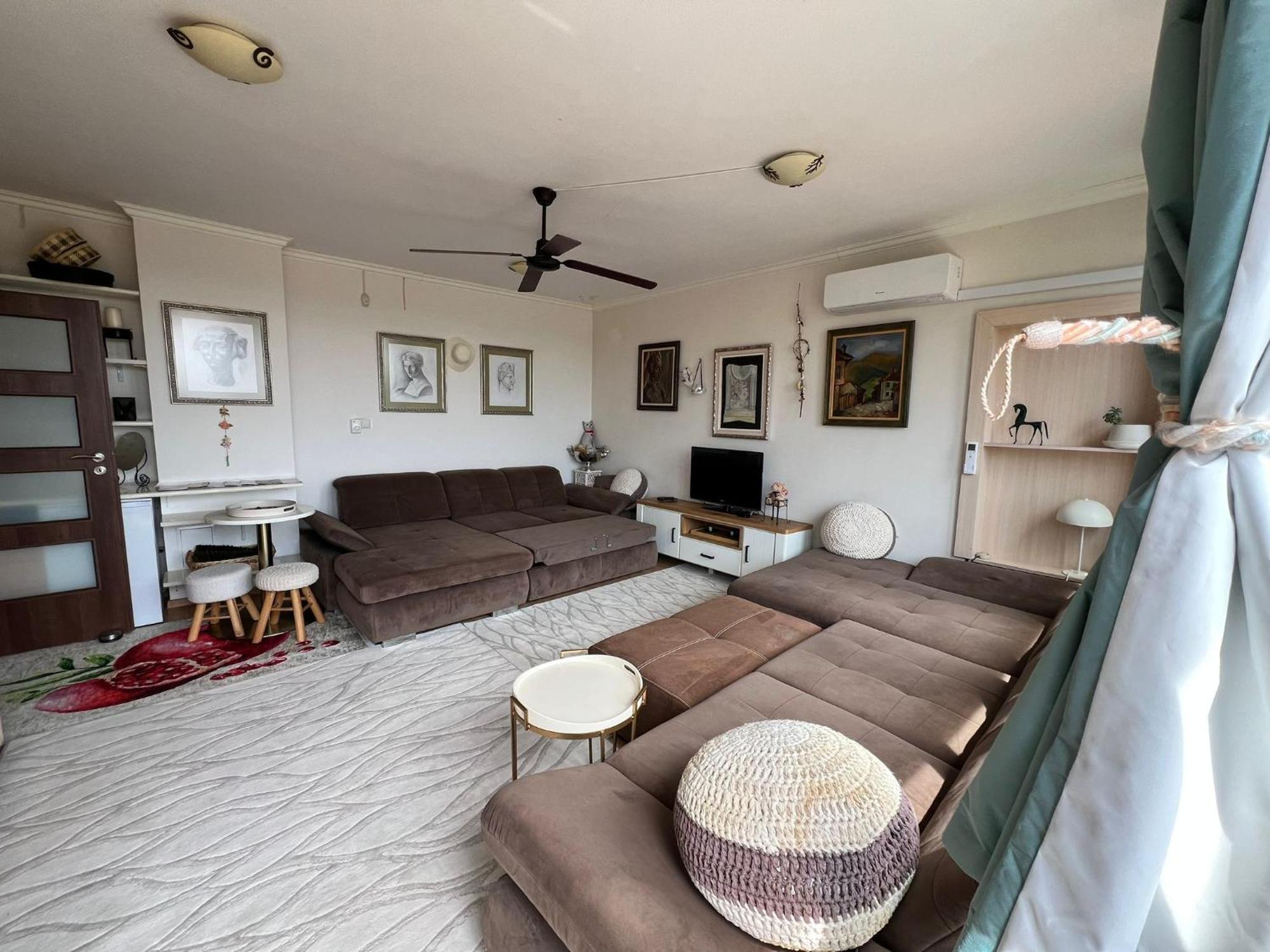 Downtown Central Apartment With Working Kitchen, City Views & Free Parking Kazanlŭk 외부 사진