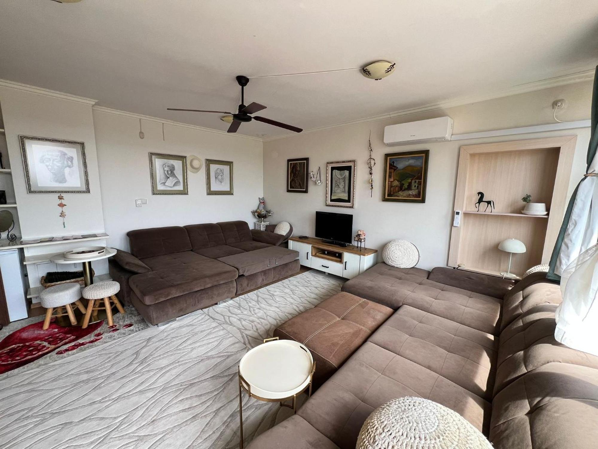Downtown Central Apartment With Working Kitchen, City Views & Free Parking Kazanlŭk 외부 사진