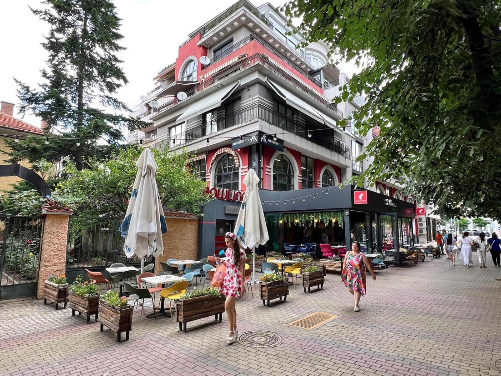 Downtown Central Apartment With Working Kitchen, City Views & Free Parking Kazanlŭk 외부 사진