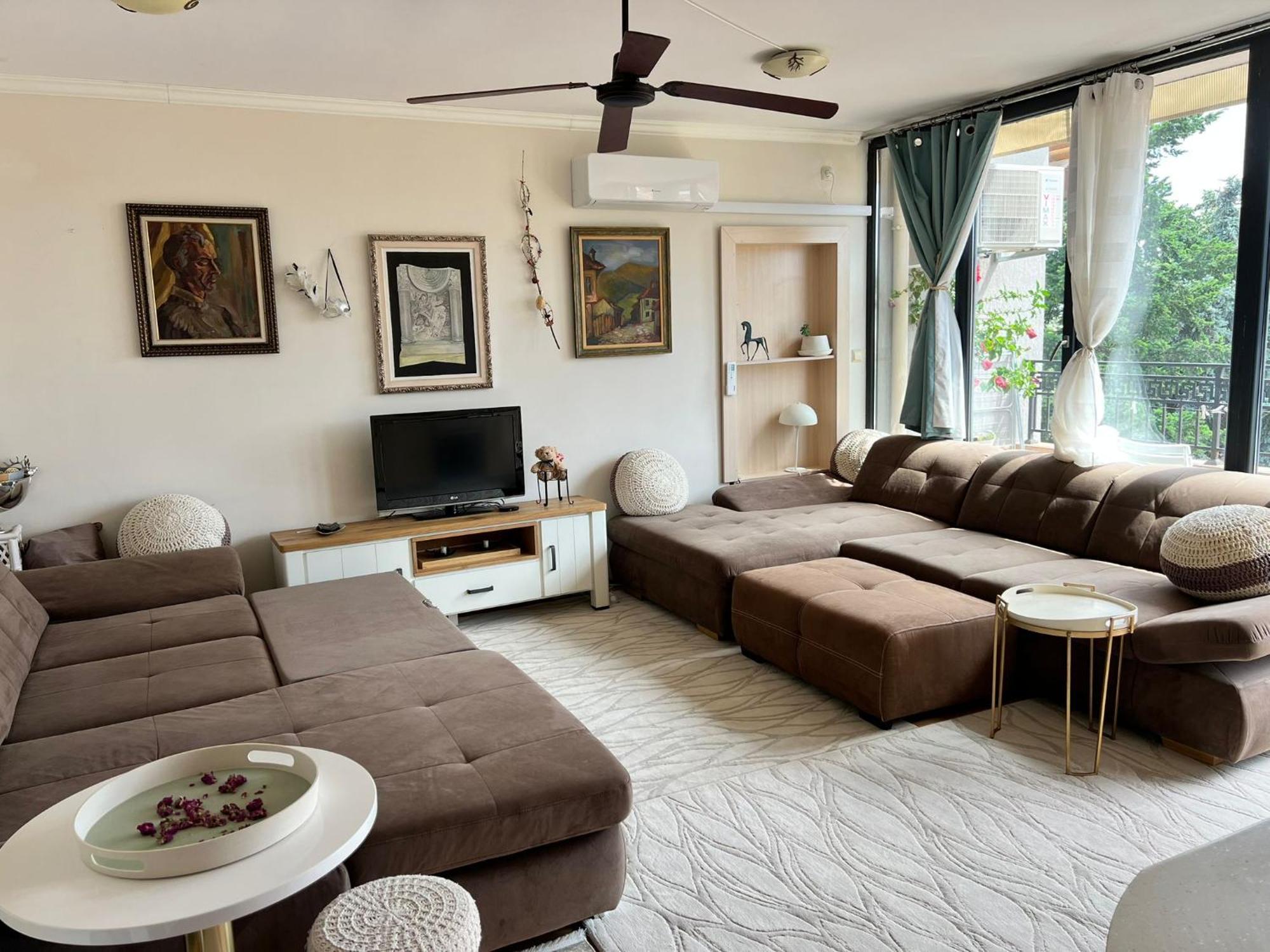 Downtown Central Apartment With Working Kitchen, City Views & Free Parking Kazanlŭk 외부 사진