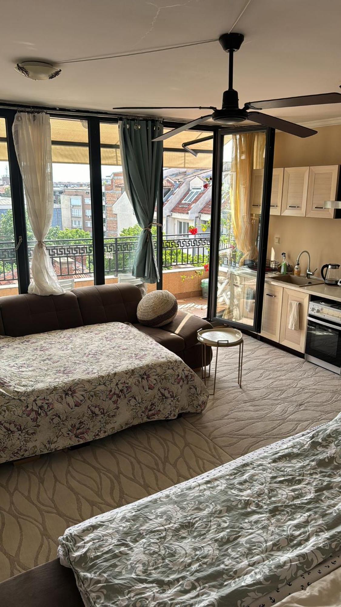 Downtown Central Apartment With Working Kitchen, City Views & Free Parking Kazanlŭk 외부 사진