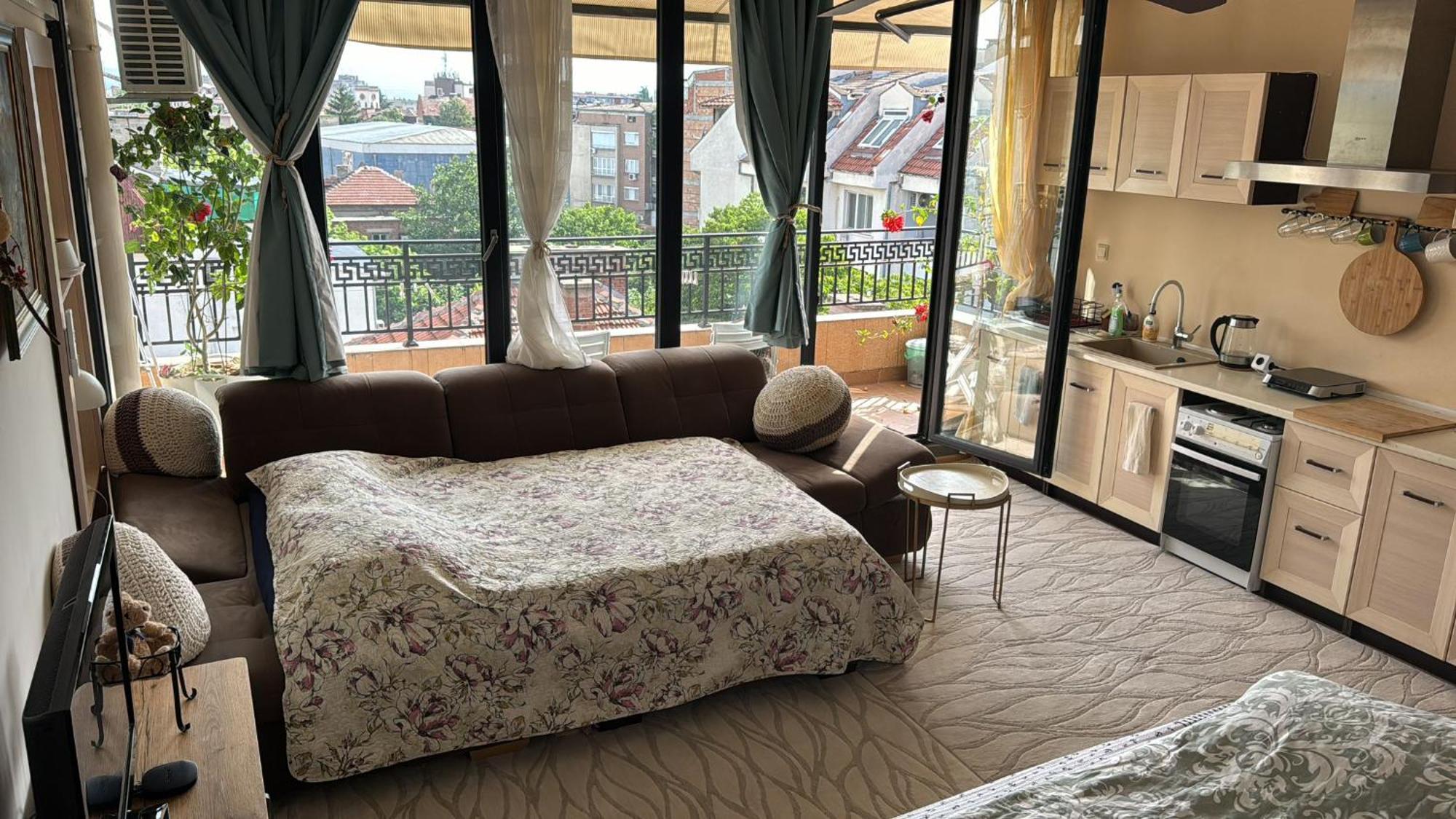 Downtown Central Apartment With Working Kitchen, City Views & Free Parking Kazanlŭk 외부 사진
