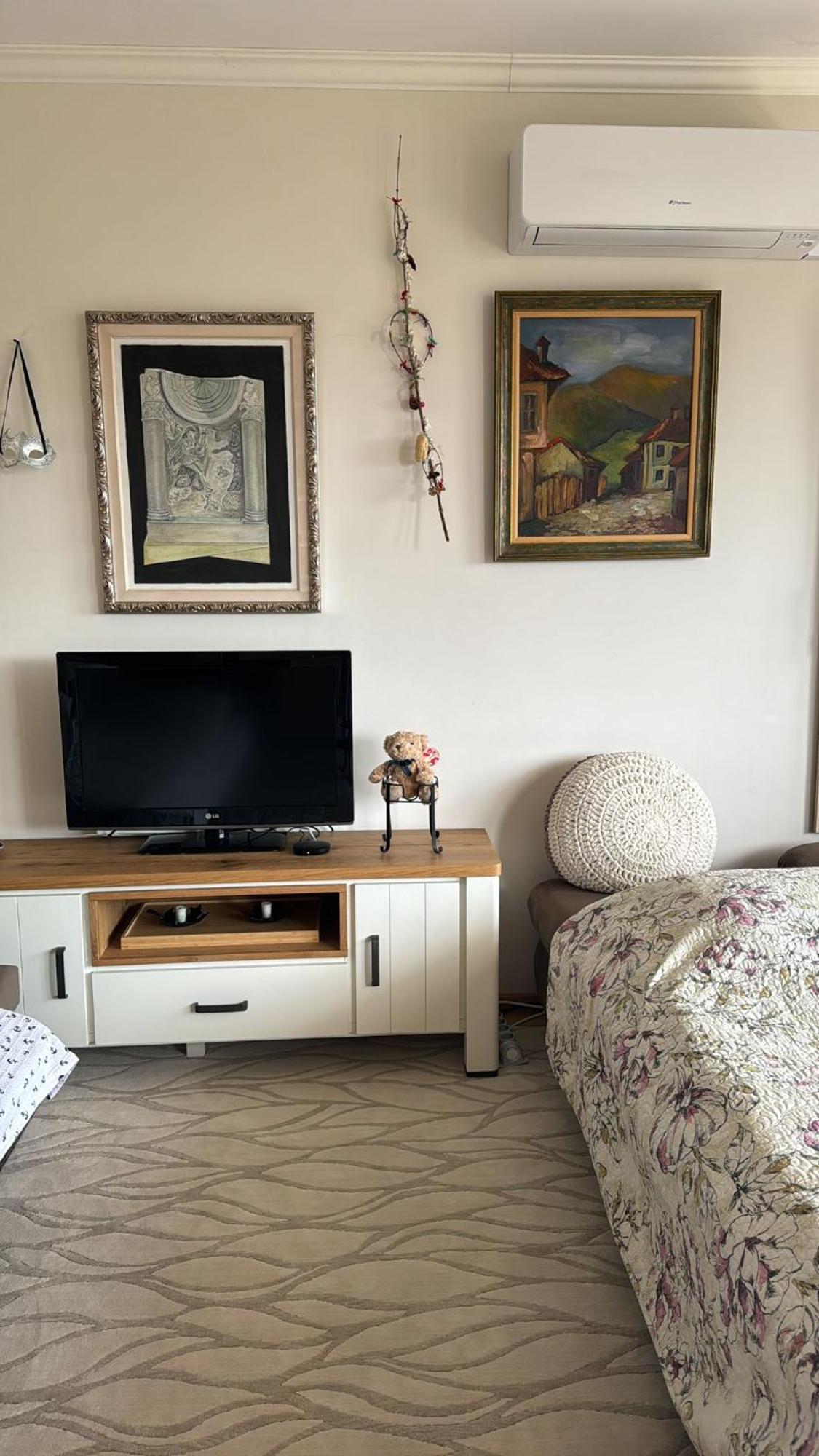 Downtown Central Apartment With Working Kitchen, City Views & Free Parking Kazanlŭk 외부 사진