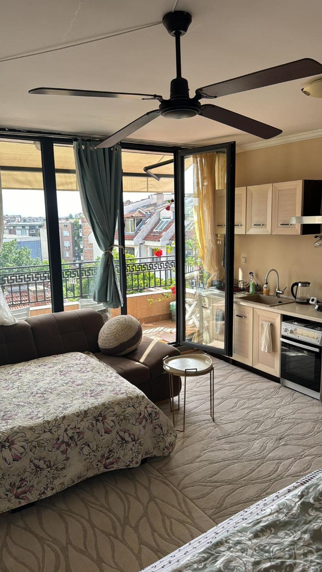 Downtown Central Apartment With Working Kitchen, City Views & Free Parking Kazanlŭk 외부 사진